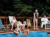 pool2.jpg (86978 bytes)
